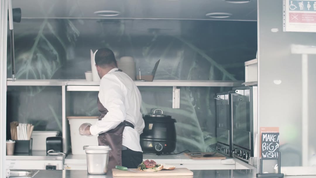 Thirty seconds of noodle pulling I could watch all day. #noodles